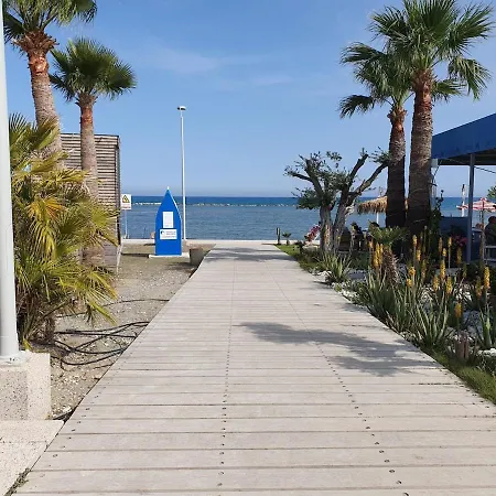 Stop! Take A Look - 1 Bed Appt In Oroklini! * Voroklini